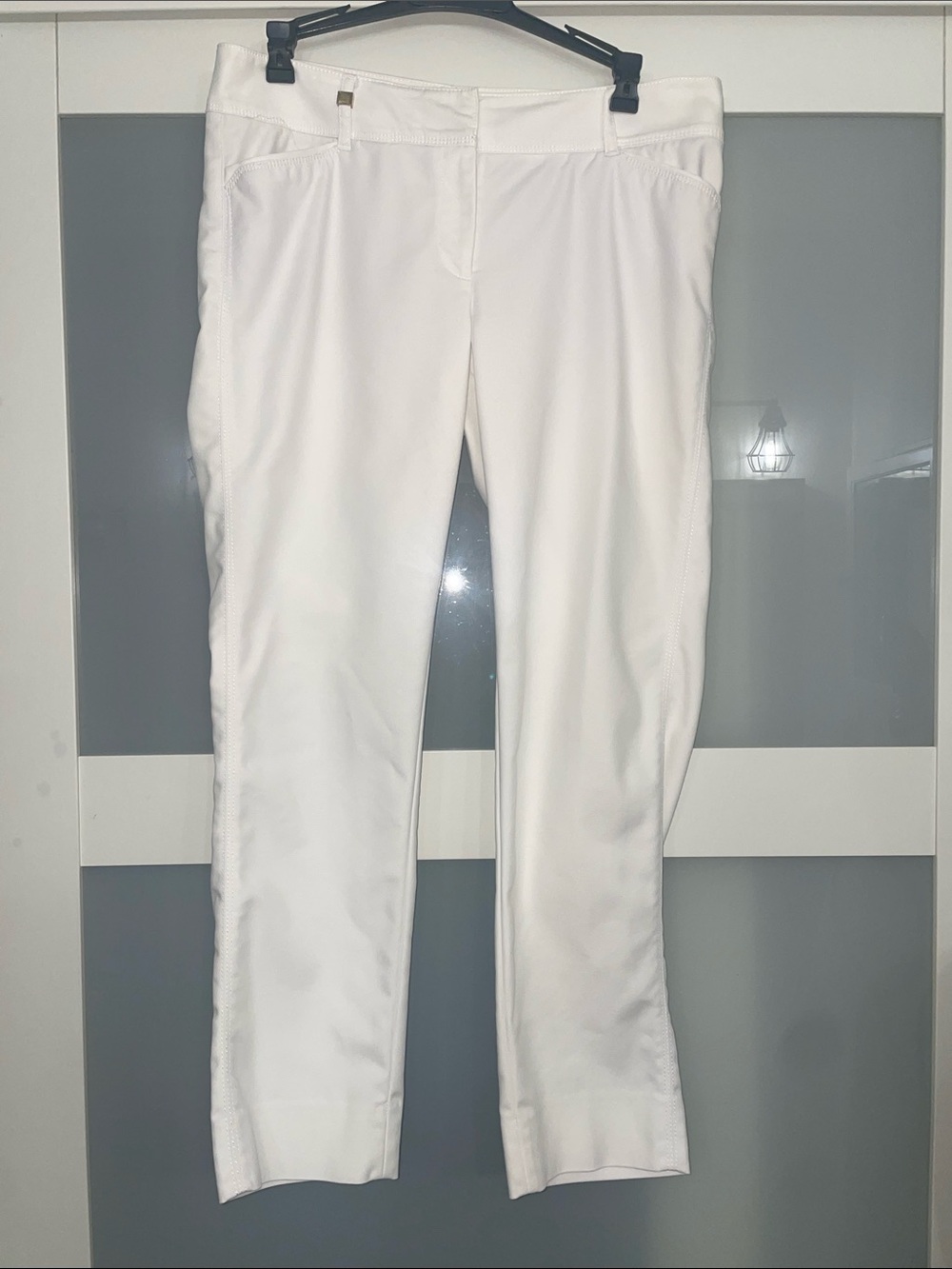 White House Black Market Women's White Cropped Pants